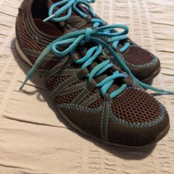 For Sale: Rocket Dog Casual Shoes, Size 8.5 - Picture 2 of 2